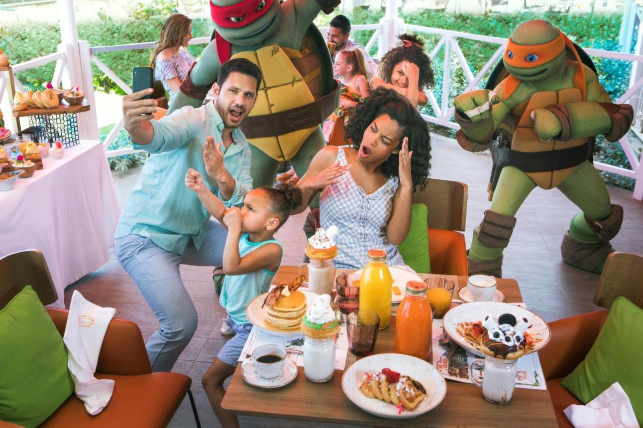 Nickelodeon Hotels & Resorts Punta Cana Extérieur photo Teenage Mutant Ninja Turtles at the Nickelodeon Suites Resort