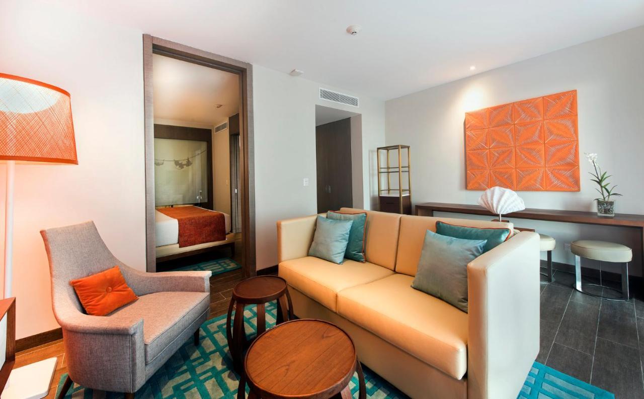 Nickelodeon Hotels & Resorts Punta Cana Extérieur photo A suite at the hotel