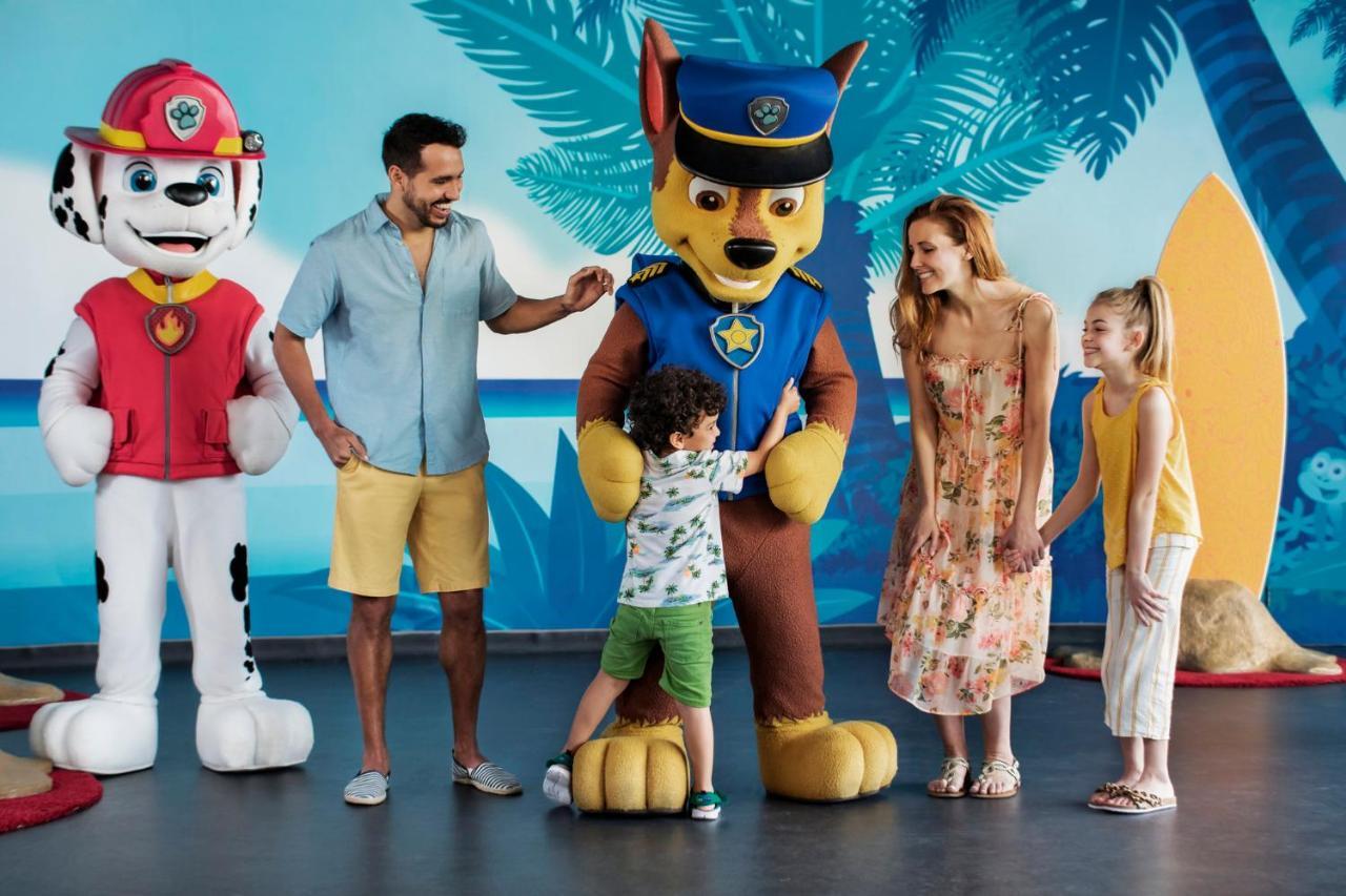 Nickelodeon Hotels & Resorts Punta Cana Extérieur photo Characters from the series at the Legoland Florida Resort
