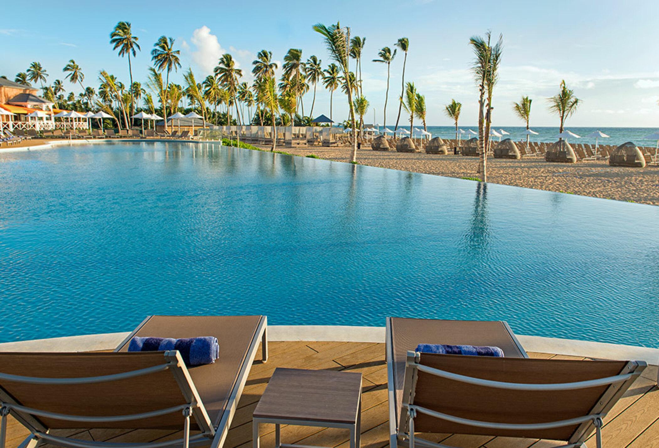 Nickelodeon Hotels & Resorts Punta Cana Extérieur photo Infinity pool at the Iberostar Grand Hotel Bávaro